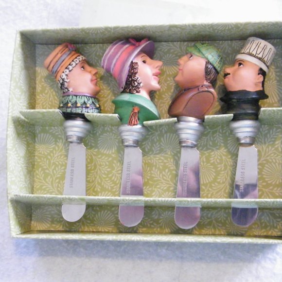 Pfaltzgraff Topsy Turvey People Circle of Friends butter Knives NIB - Picture 2 of 4